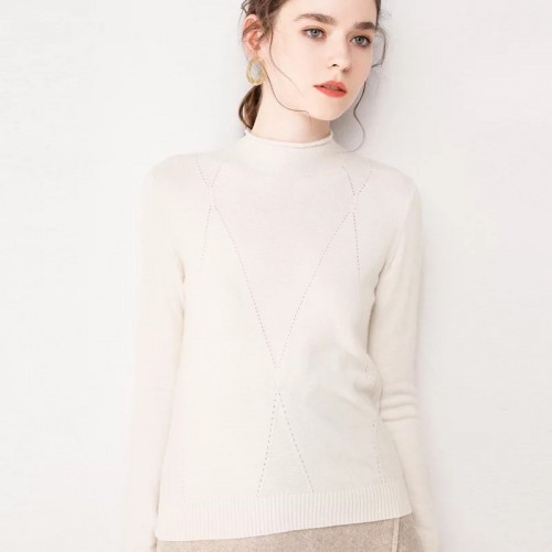 Turtle Neck Diamond Pattern Knitted Sweater