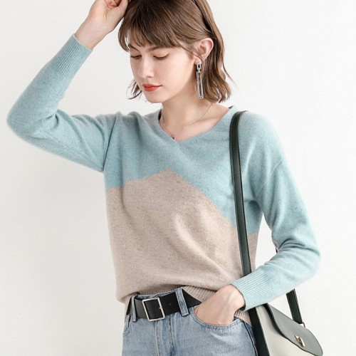 100% Wool V-neck Contrasted Knit Top