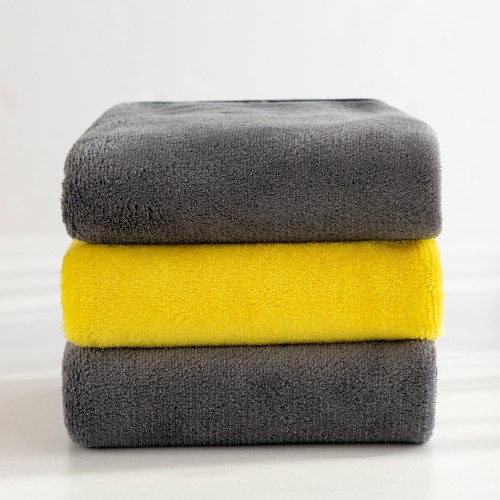 Soft & Quick-Drying Pet Towels: Keep Your Dog & Cat Clean & Dry In No Time!