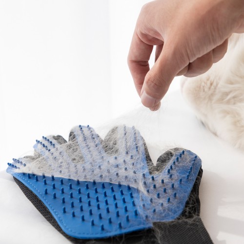 Pet Grooming Glove - Gentle Hair Remover Brush For Dogs And Cats - Massages And Stimulates Circulation - Easy To Use And Clean 1 Pair